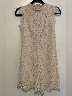 Hidden Label Ivory Eyelash Lace Mock Neck Romper Nude Lining Medium